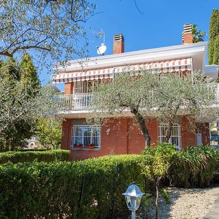 La Rodina Villa